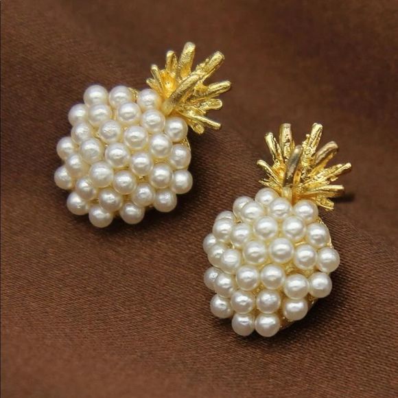 7/$30 Pineapple EARRINGS - Picture 2 of 6
